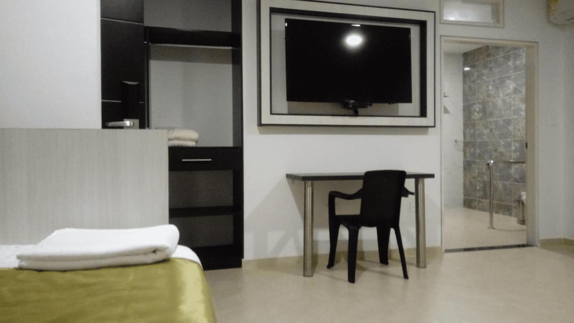 Hotel Andinos Plaza Florencia Florencia  Exteriör bild