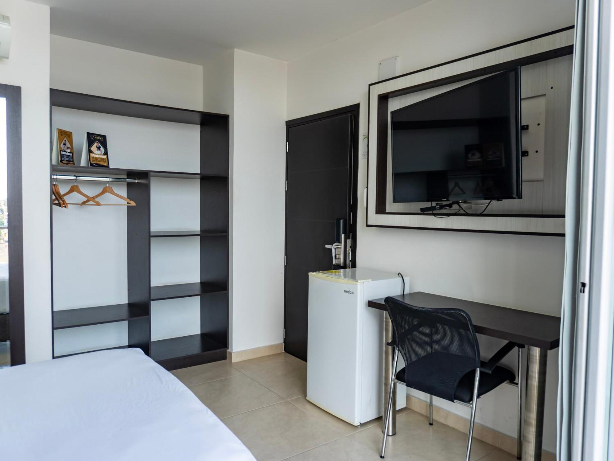 Hotel Andinos Plaza Florencia Florencia  Exteriör bild
