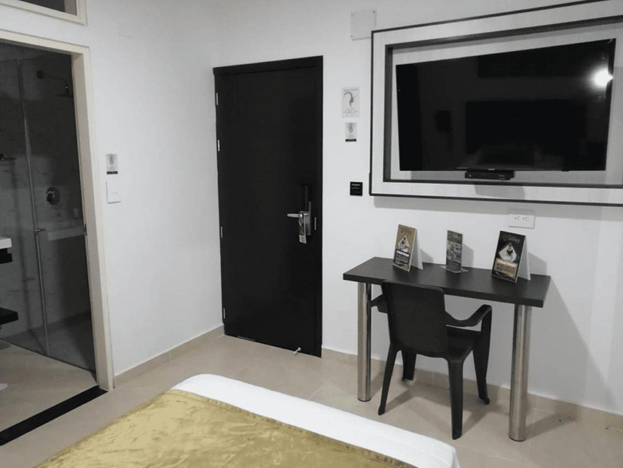 Hotel Andinos Plaza Florencia Florencia  Exteriör bild