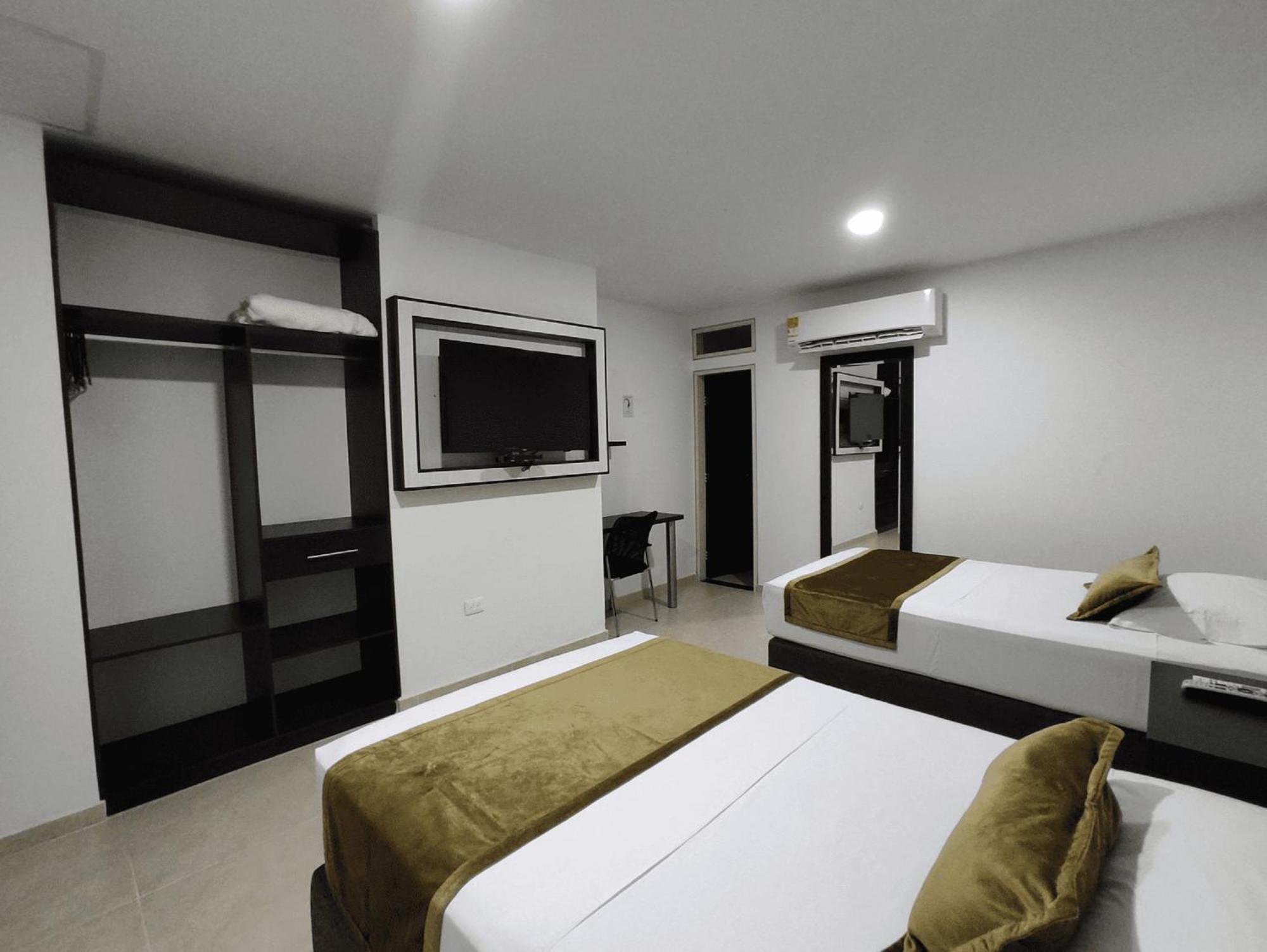 Hotel Andinos Plaza Florencia Florencia  Exteriör bild