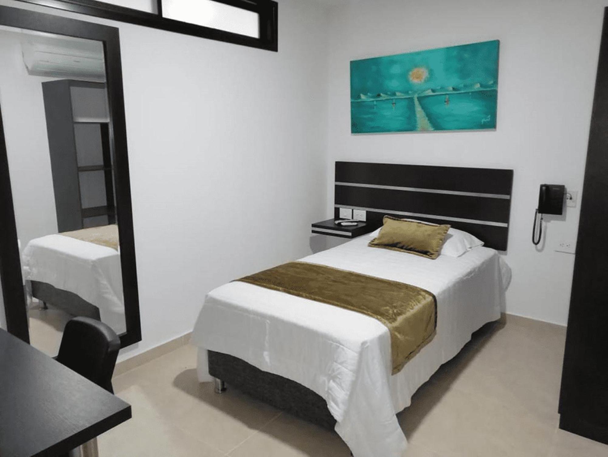 Hotel Andinos Plaza Florencia Florencia  Exteriör bild